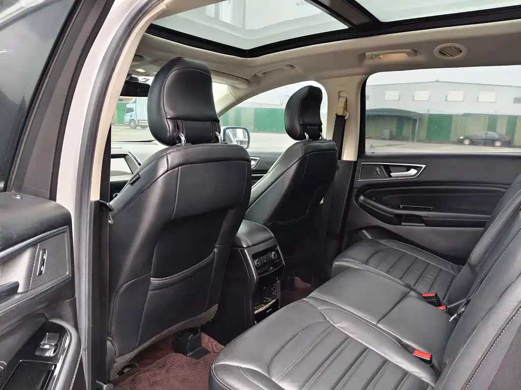 Ford Edge — миниатюра 10