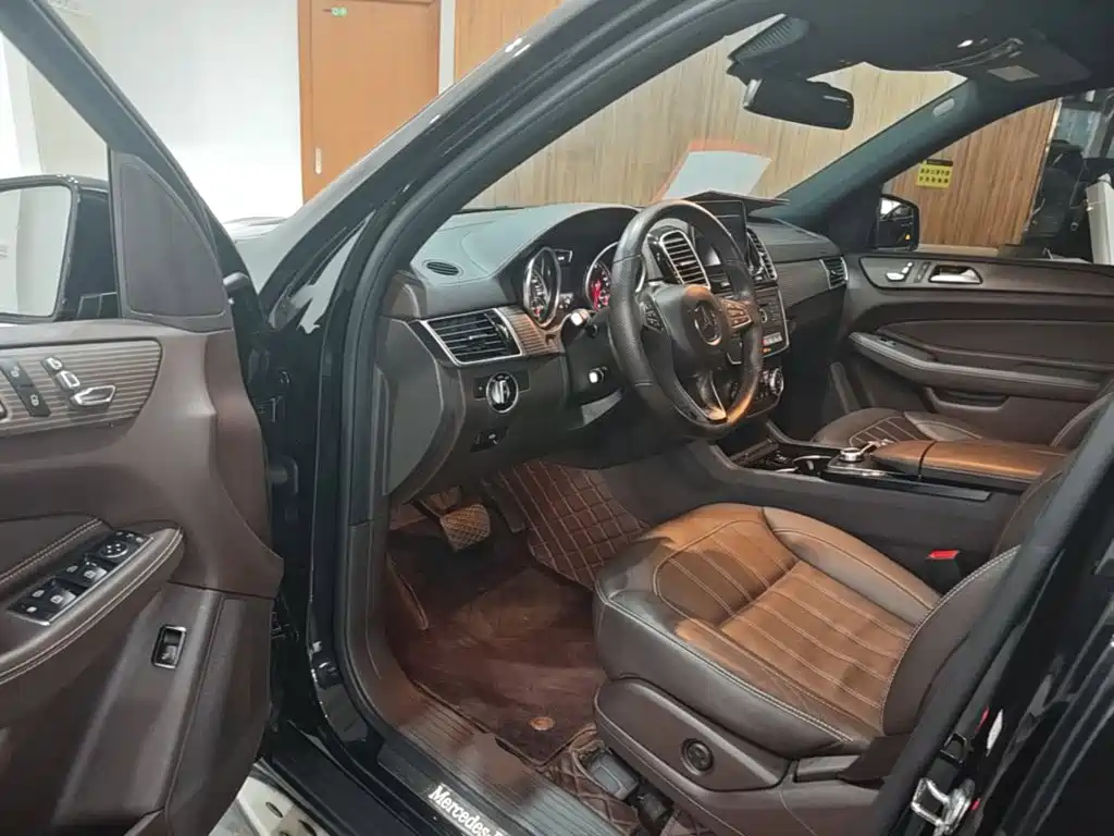 Mercedes-Benz GLE (Import) — миниатюра 16
