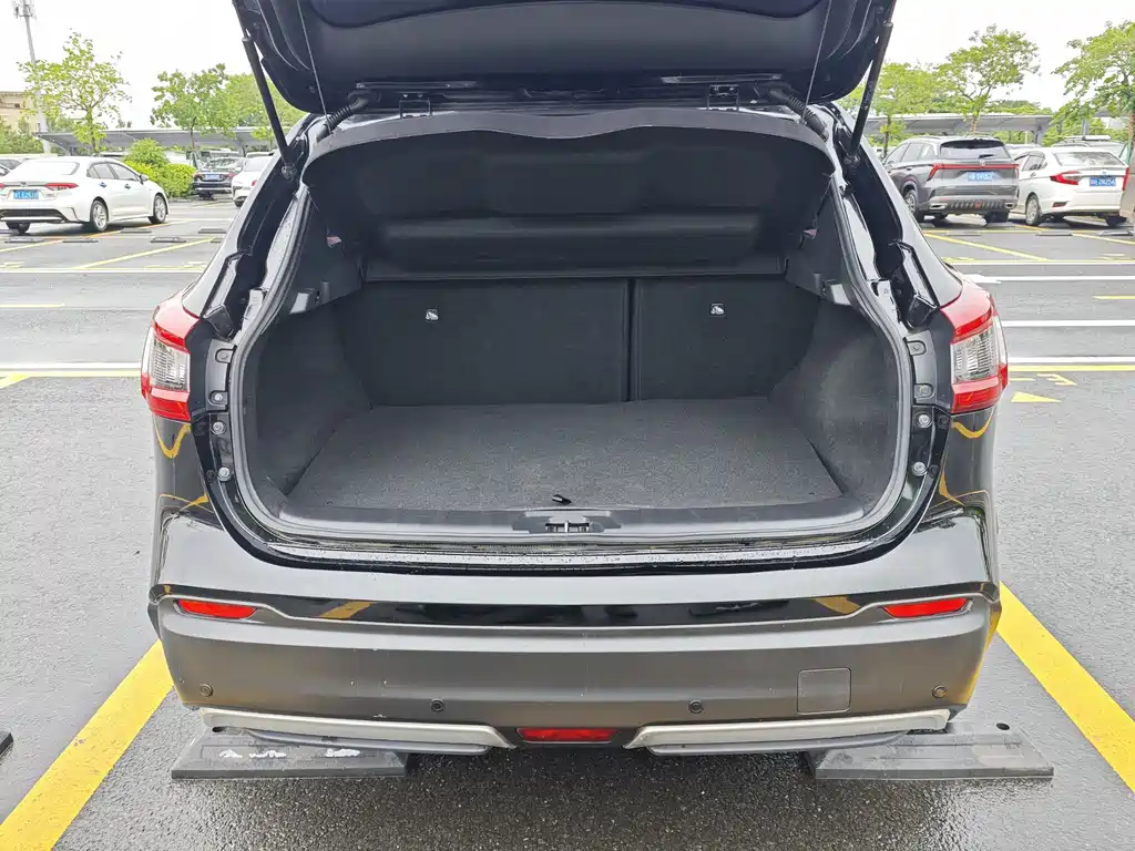 Nissan Qashqai — миниатюра 23