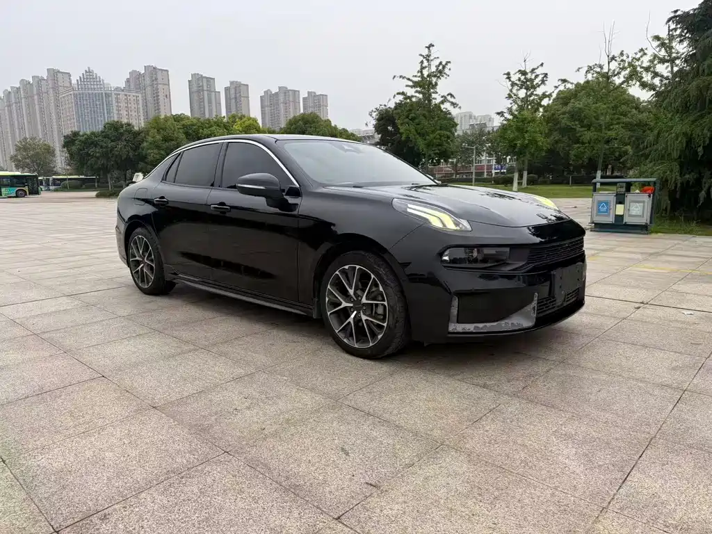 Купить Lynk & Co 03
