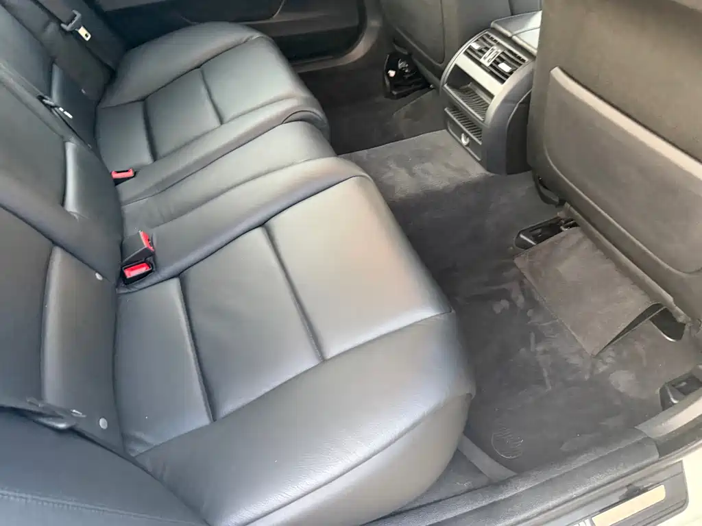 BMW 5 Series — миниатюра 31