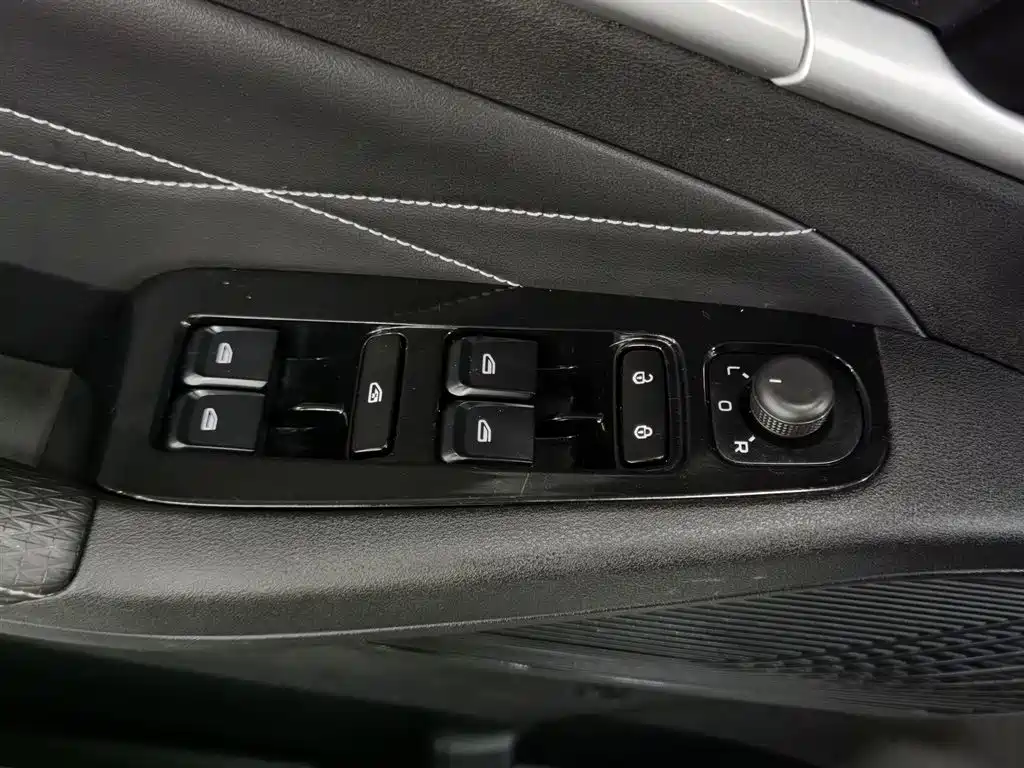 Geely Emgrand 2025 4 1.5L CVT