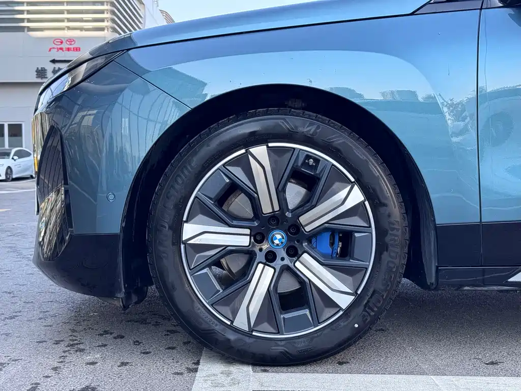 BMW iX — миниатюра 10