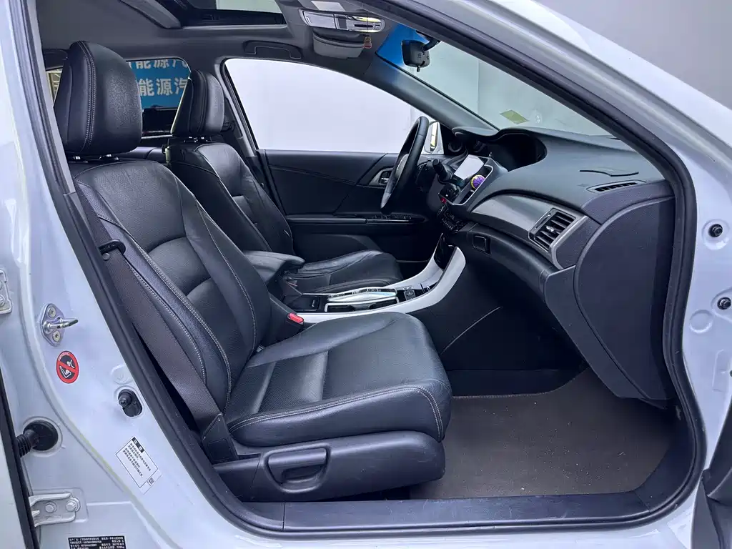 Honda Accord — миниатюра 12