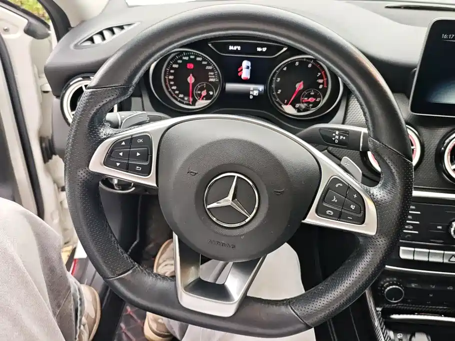 Mercedes-Benz GLA — миниатюра 15