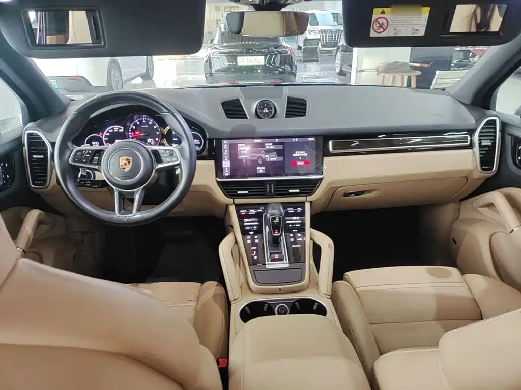 Porsche Cayenne — миниатюра 6