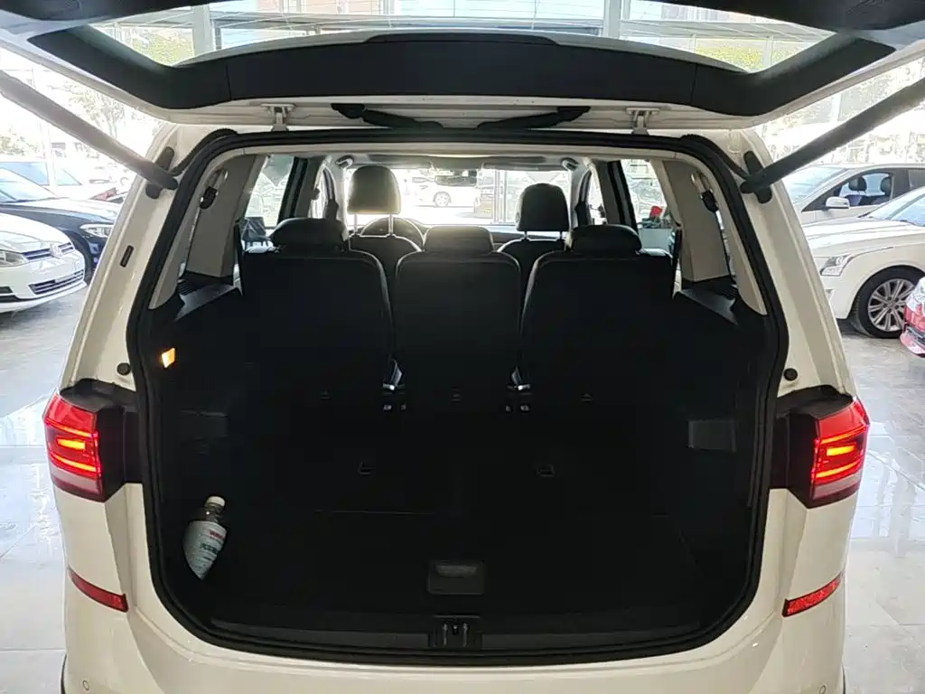 Volkswagen Touran — миниатюра 19