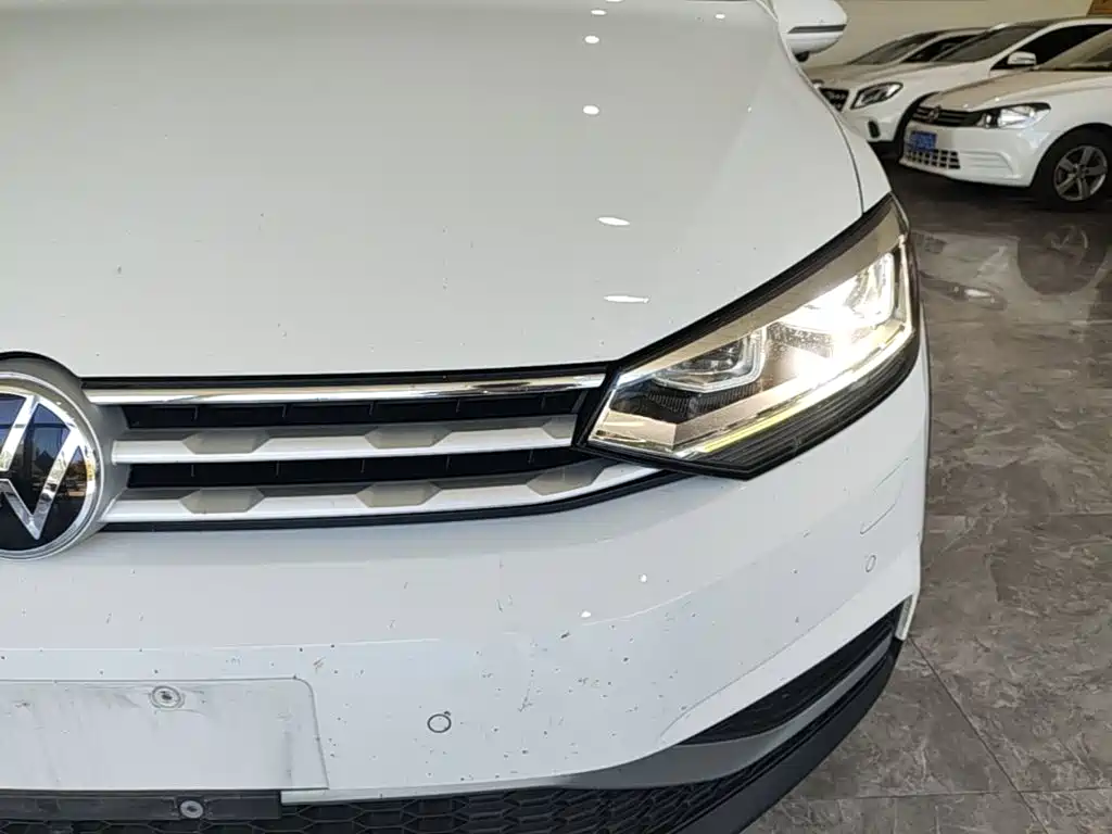 Volkswagen Touran — миниатюра 24