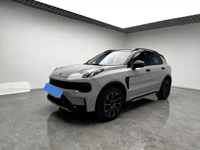 2022 Lynk & Co 01