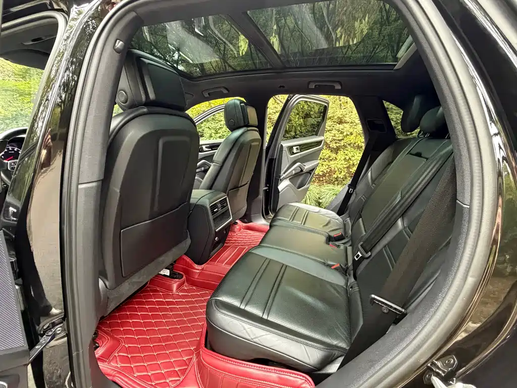 Porsche Cayenne — миниатюра 10