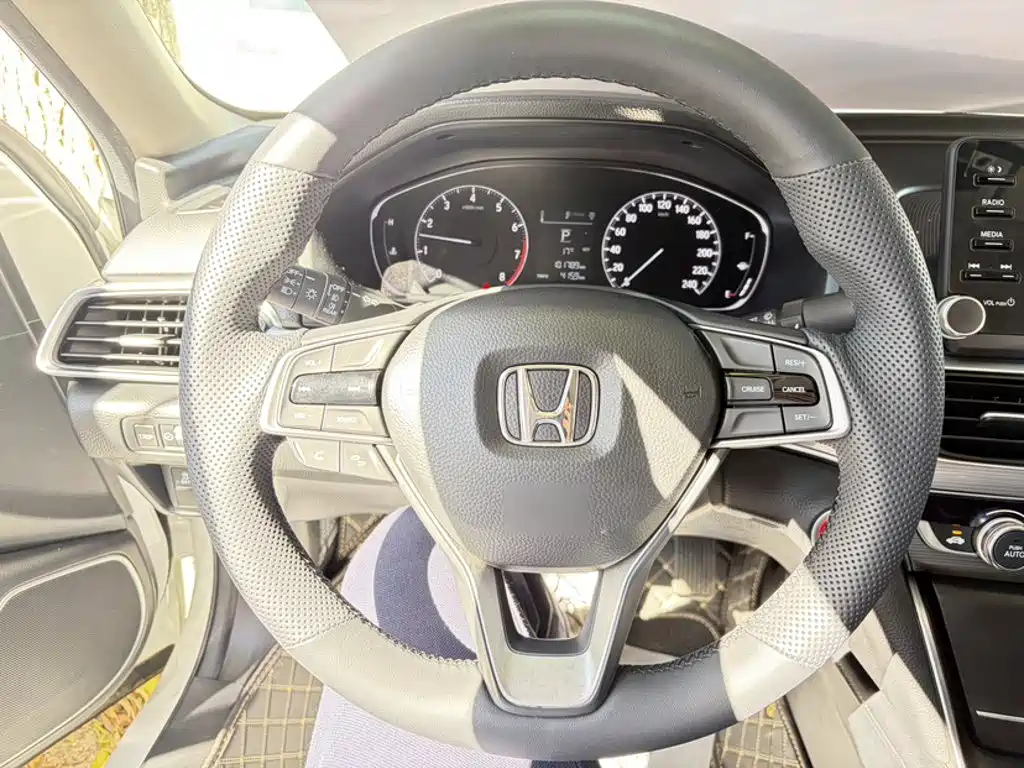 Honda Accord — миниатюра 13