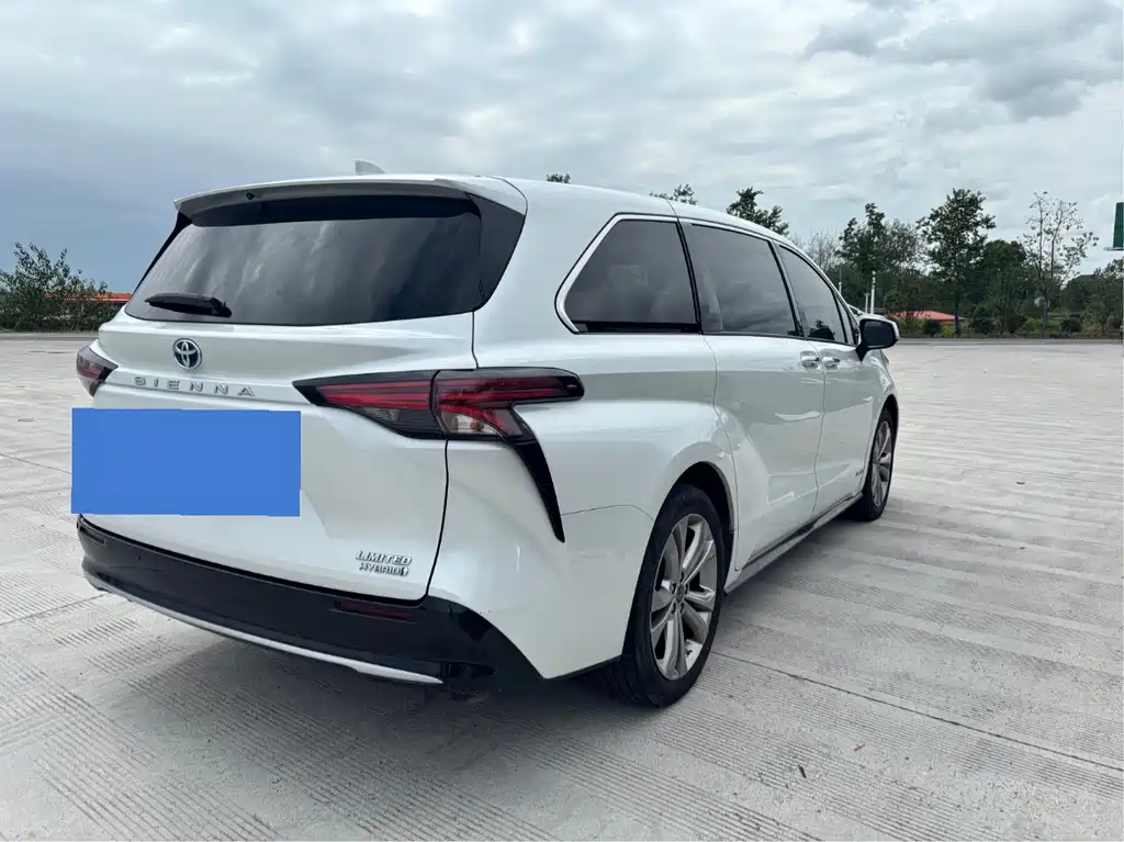 Toyota Sienna — миниатюра 11