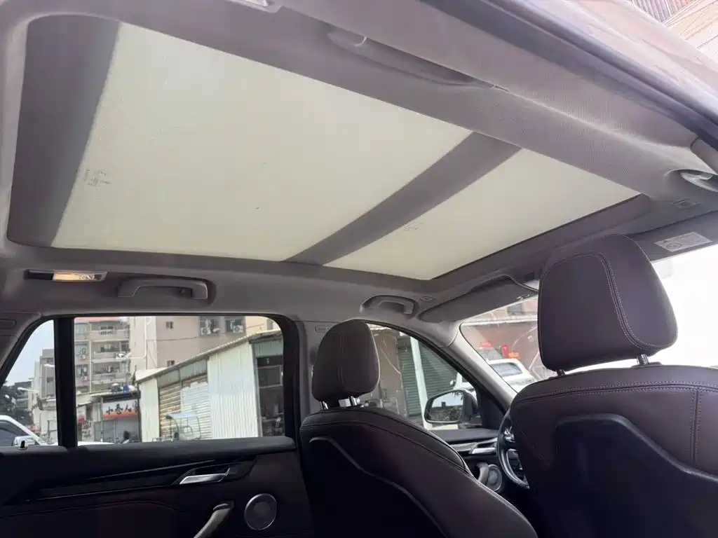 BMW X1 — миниатюра 9