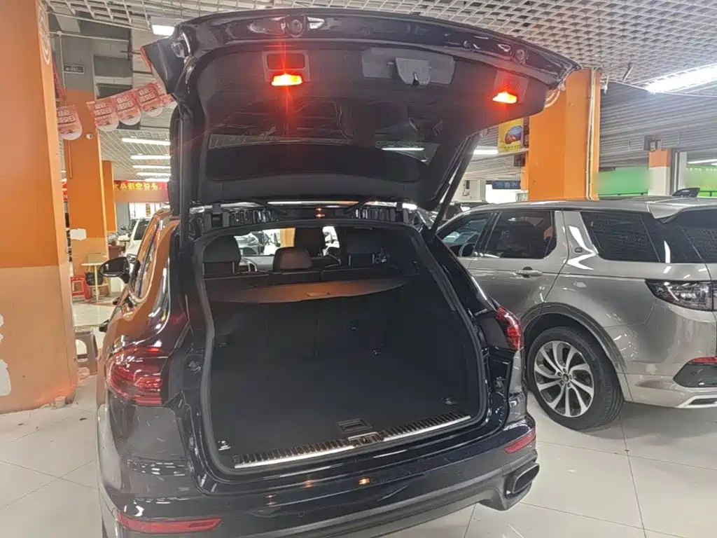 Porsche Cayenne — миниатюра 19