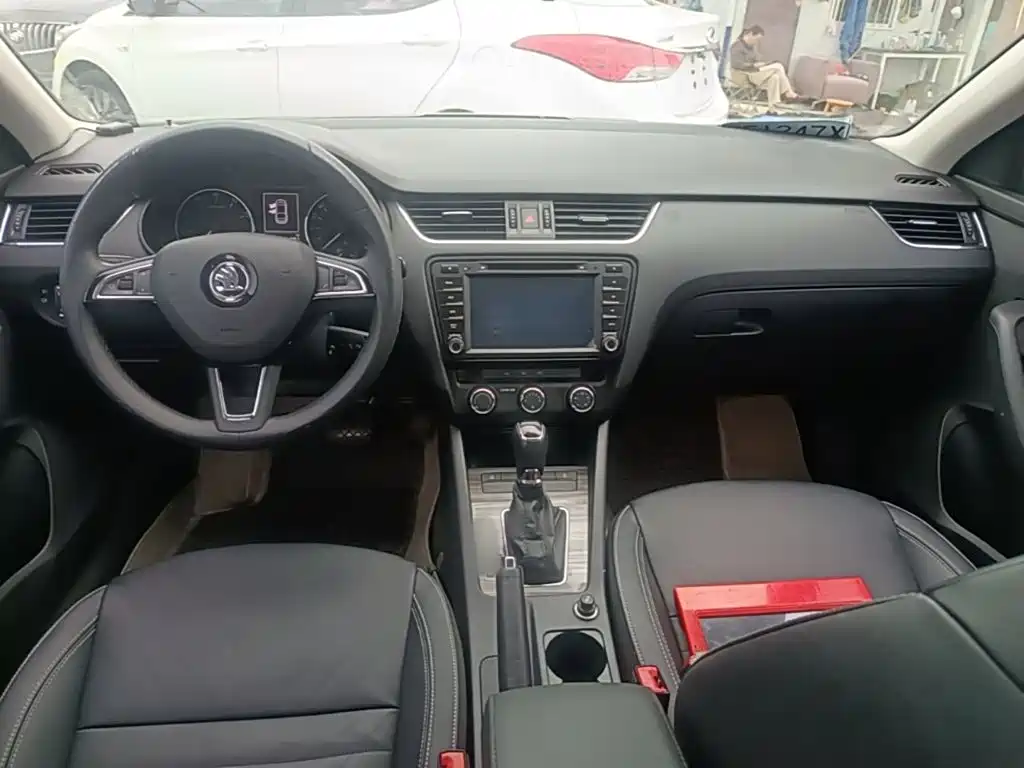 Skoda Octavia — миниатюра 10