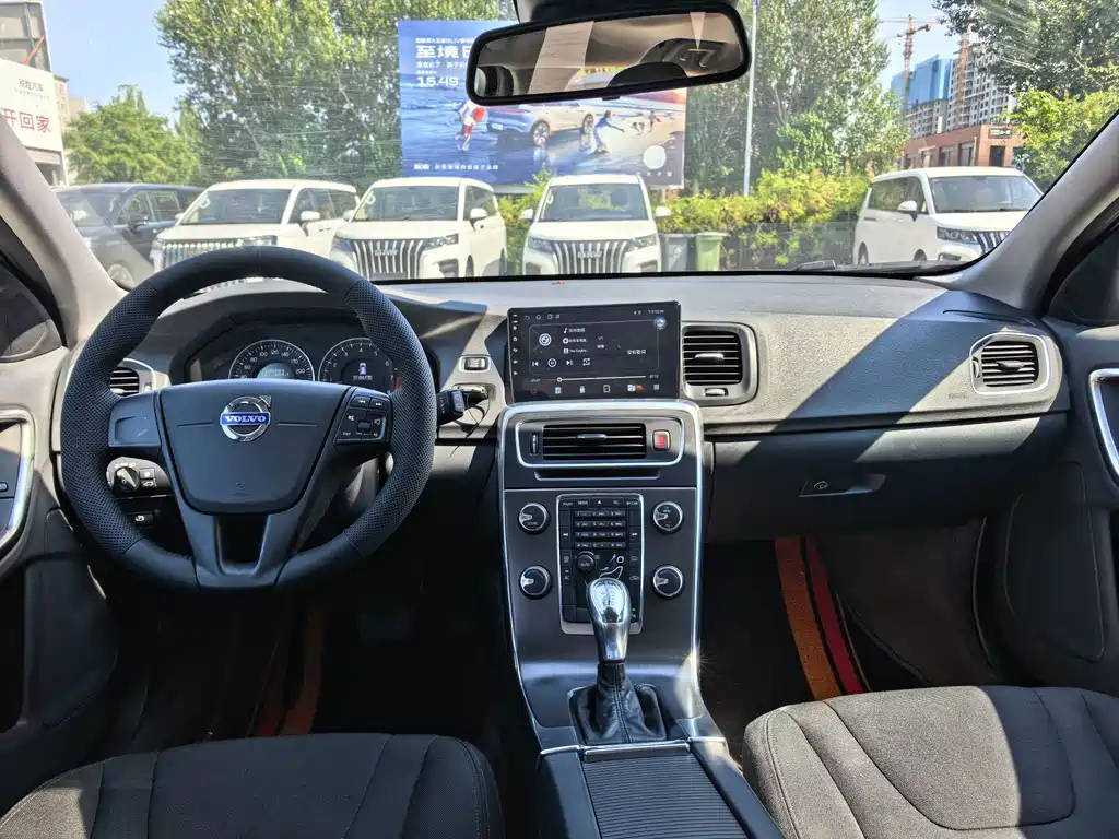 Volvo V60 — миниатюра 7