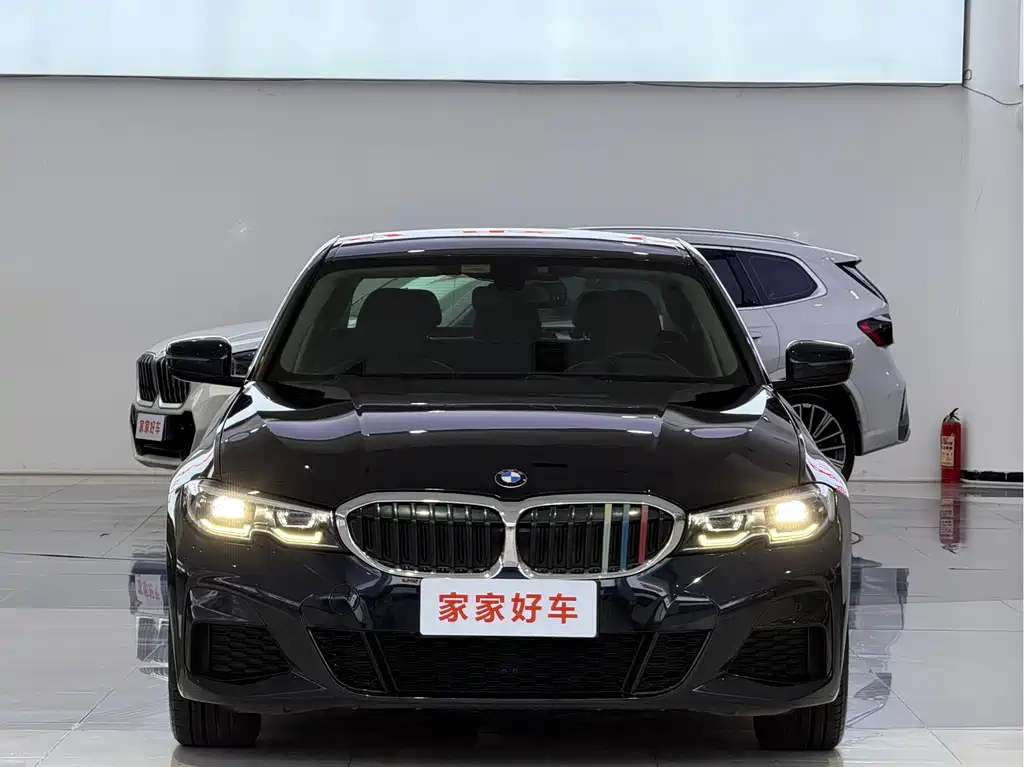 BMW 3 SERIES
