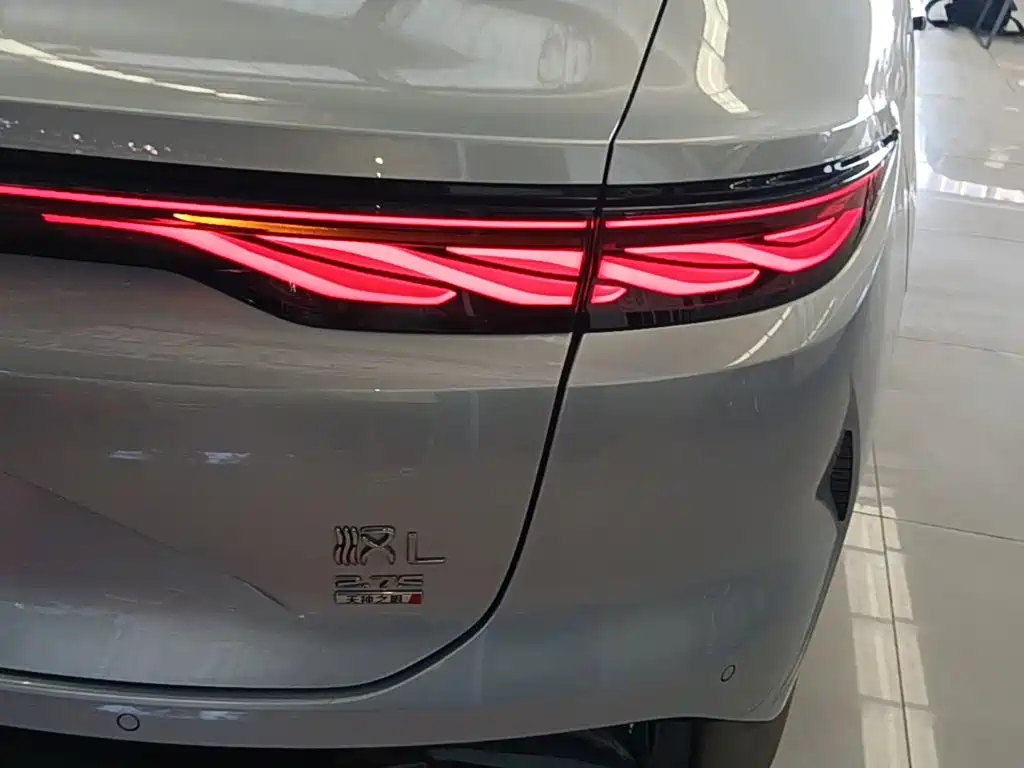 BYD Han L — миниатюра 8