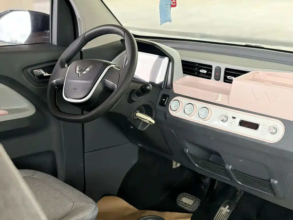 Wuling MINIEV — миниатюра 8
