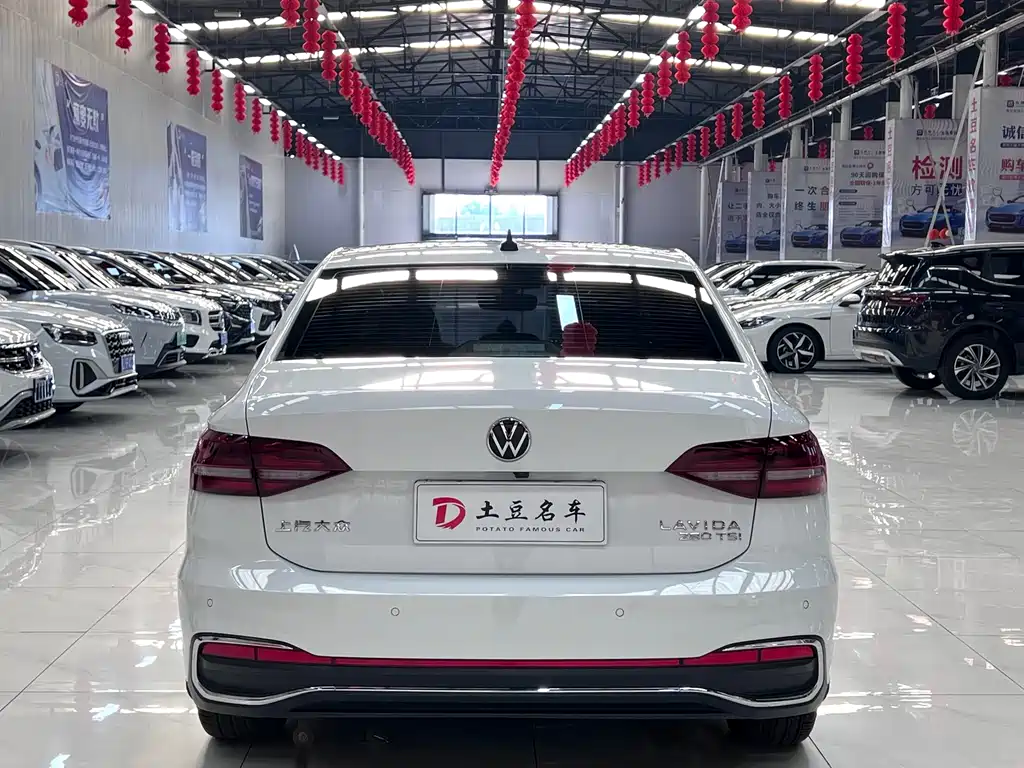 Volkswagen Lavida — миниатюра 5