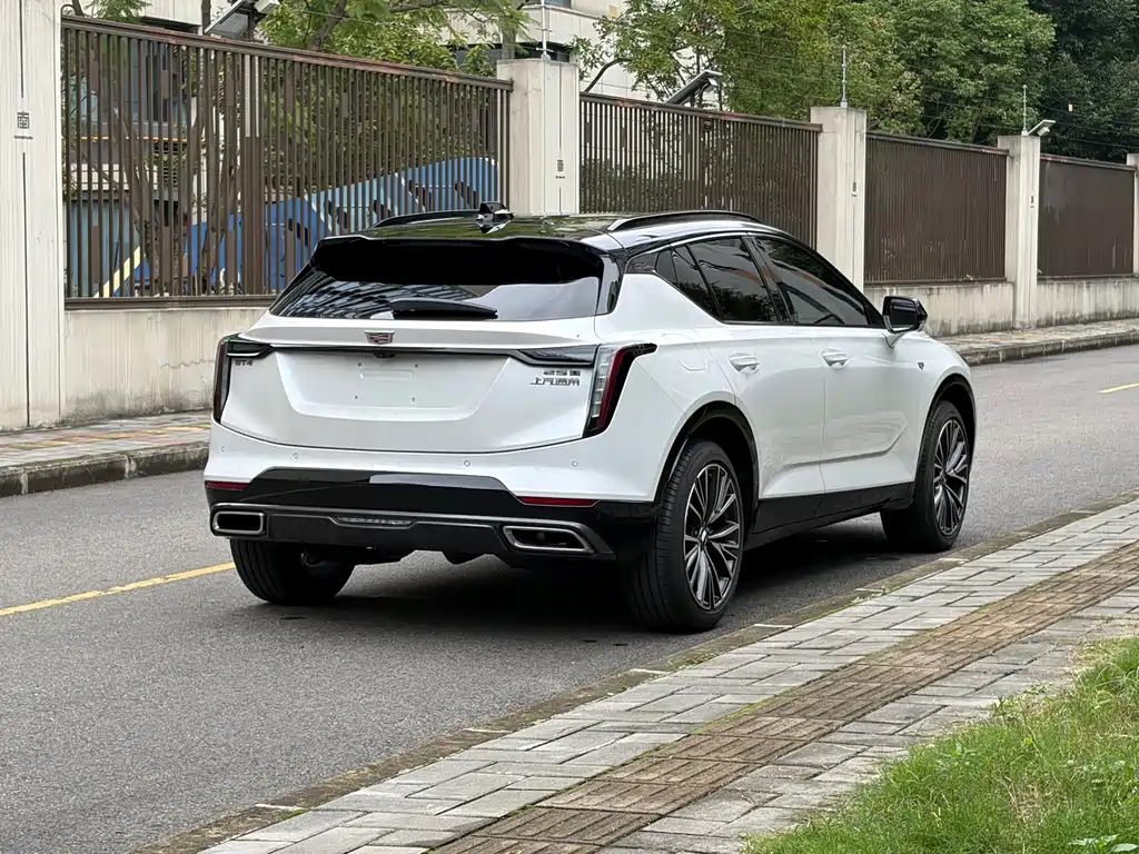 Cadillac GT4 — миниатюра 12