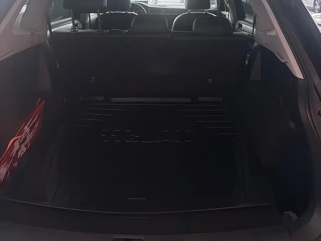 Volkswagen Tiguan L — миниатюра 14