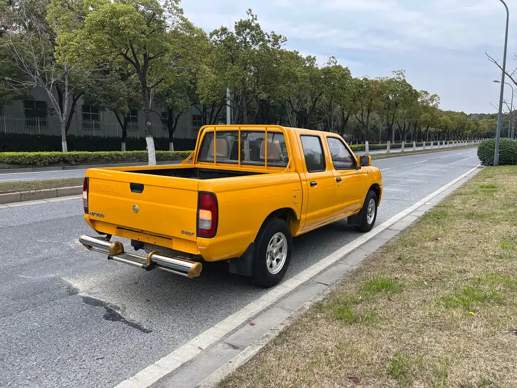 Nissan D22 — миниатюра 4