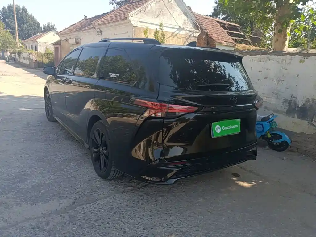 Toyota Granvia — миниатюра 5