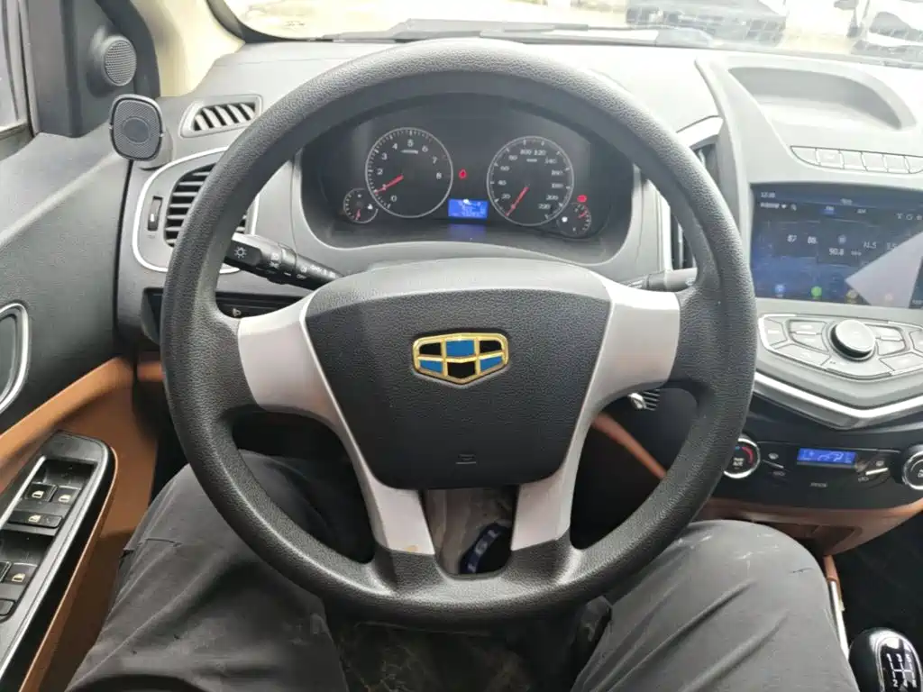 Geely King Kong — миниатюра 15