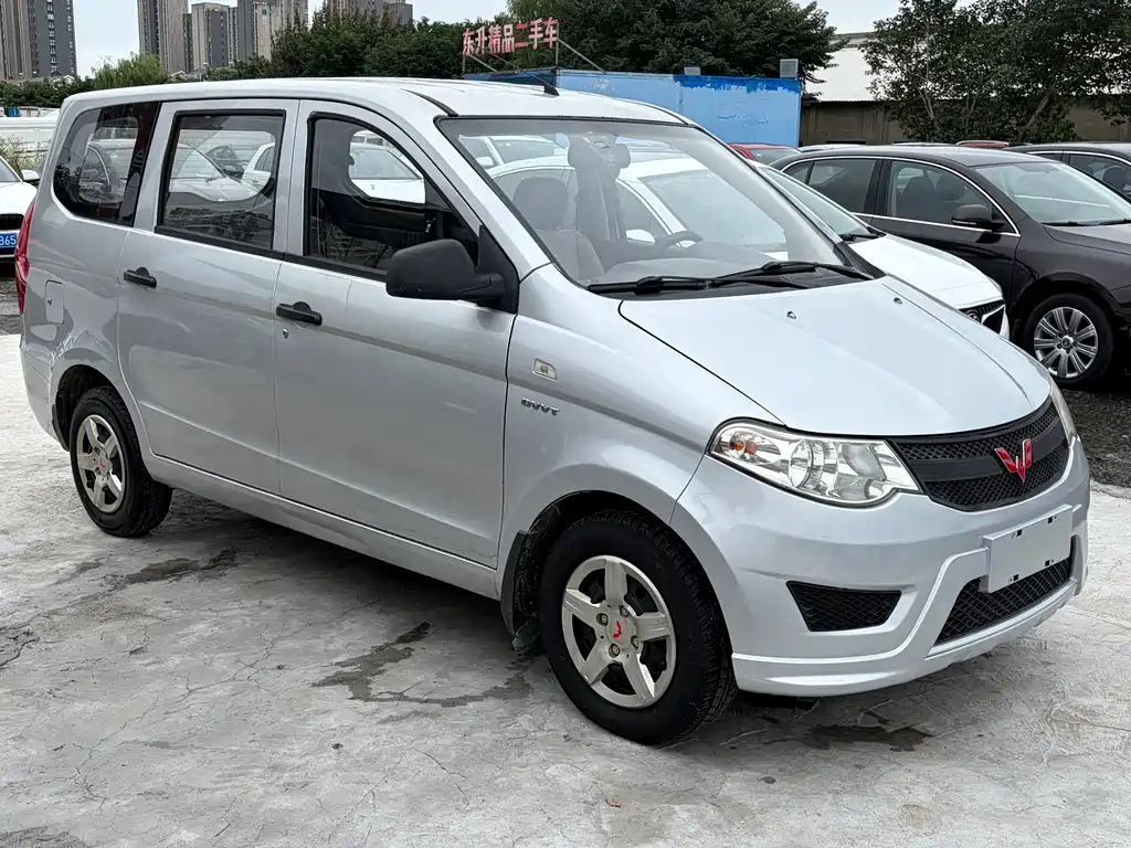Wuling Hongguang — миниатюра 3