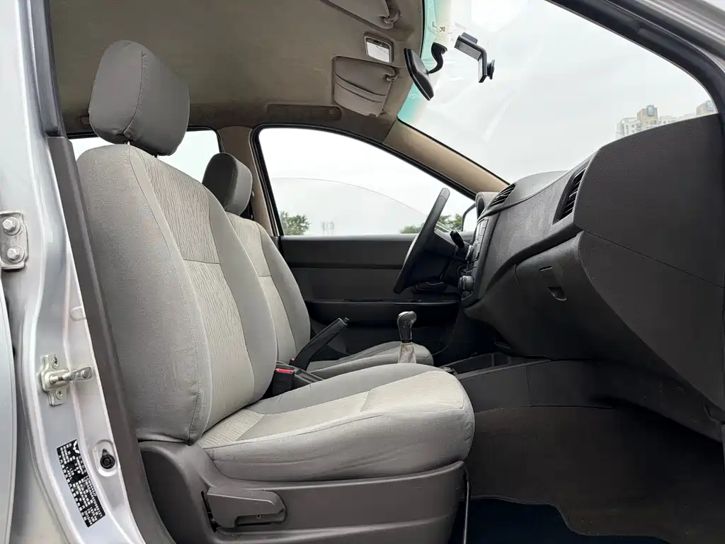 Wuling Hongguang — миниатюра 14