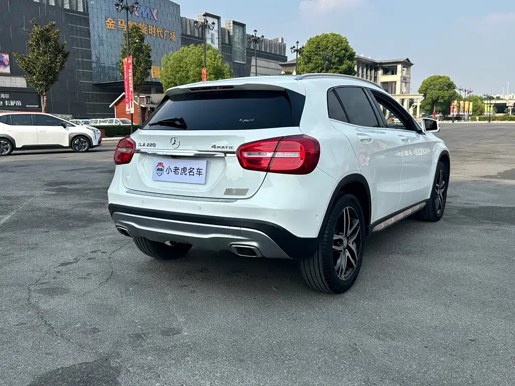 Mercedes-Benz GLA 2016 GLA 220 4MATIC Fashion