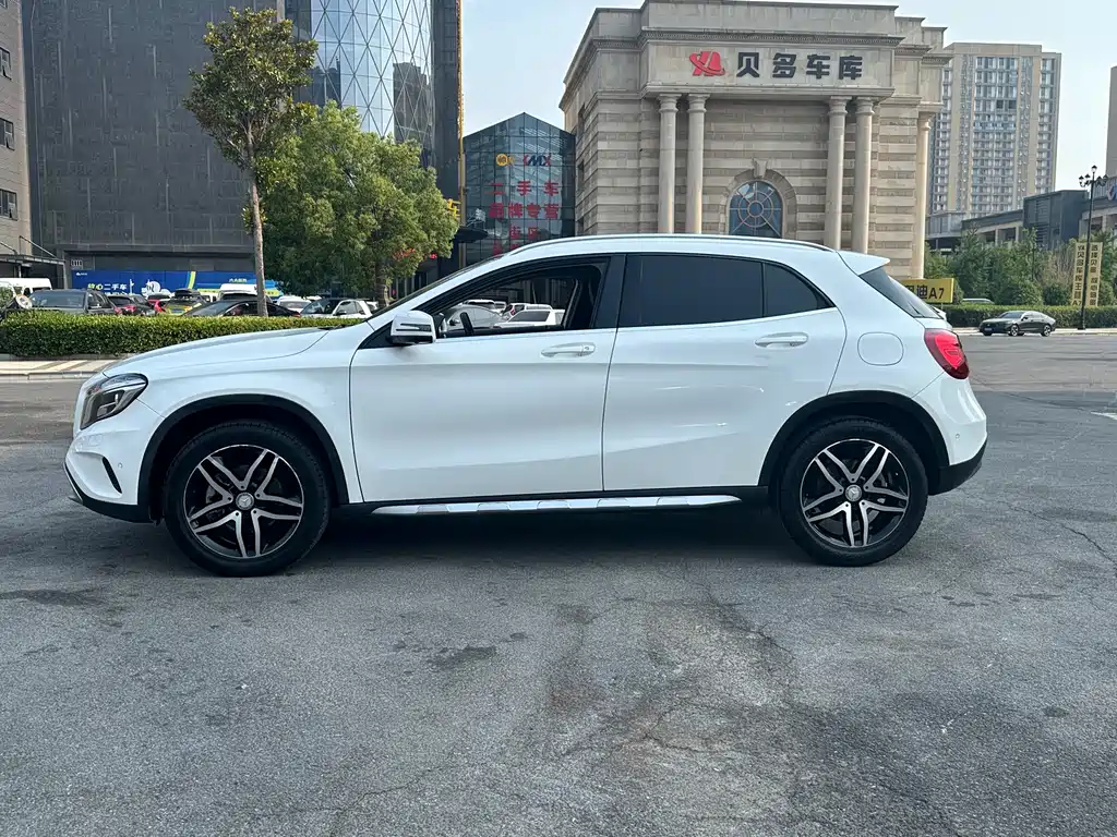 Mercedes-Benz GLA 2016 GLA 220 4MATIC Fashion