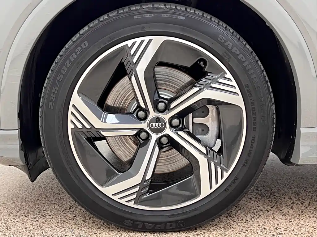Audi Q4 e-tron 2022 50 e-tron quattro
