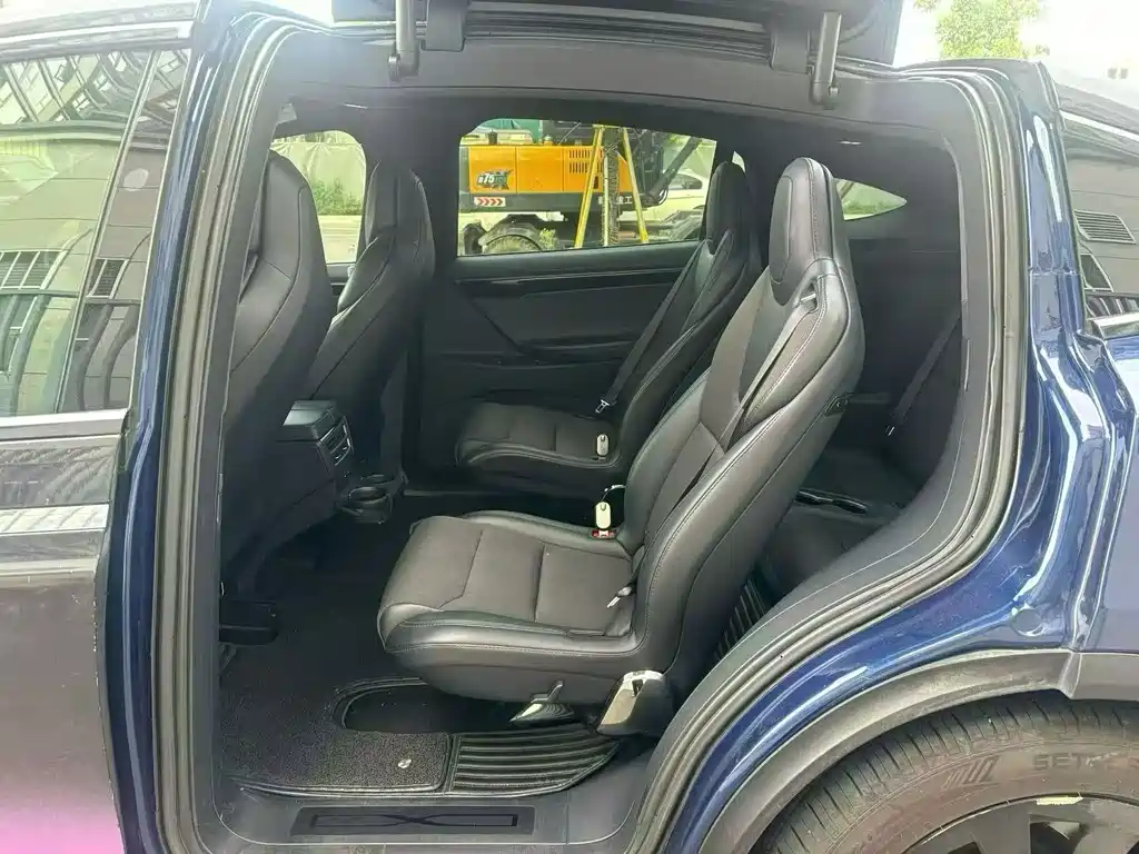 Tesla Model X — миниатюра 5