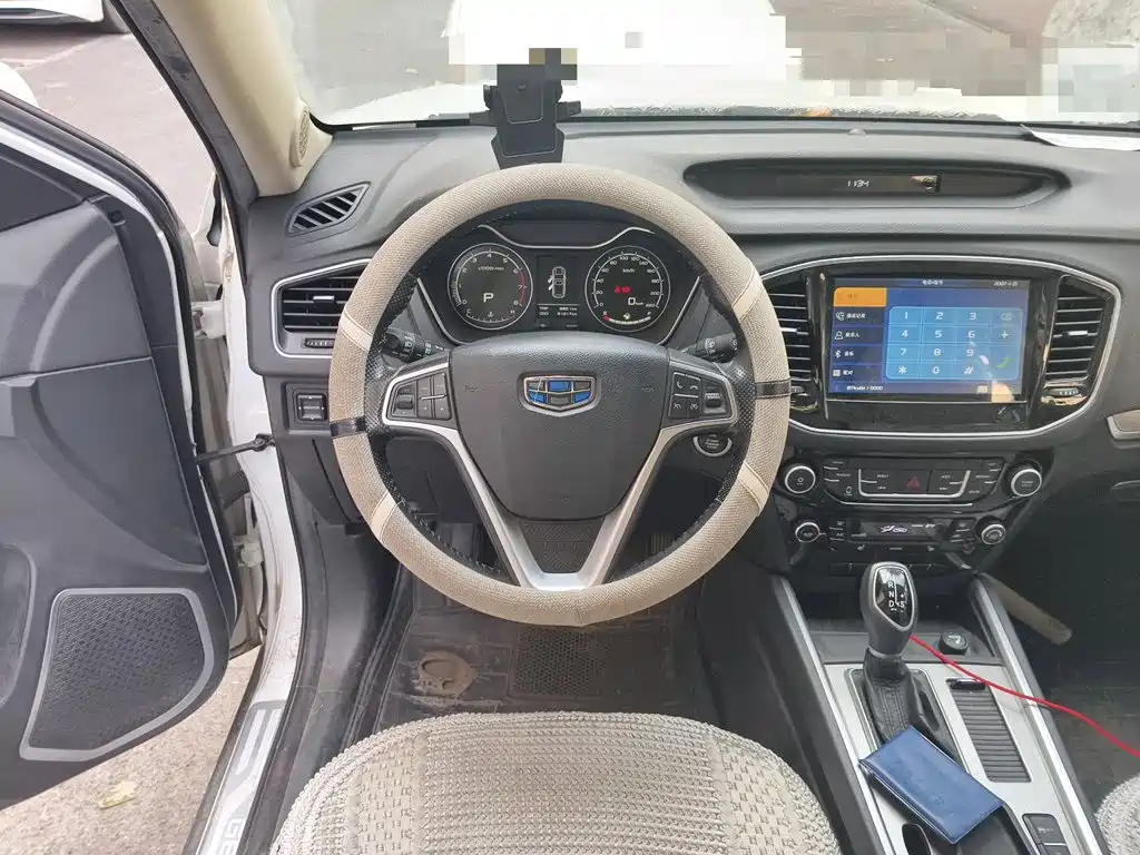Geely Vision X6 — миниатюра 6