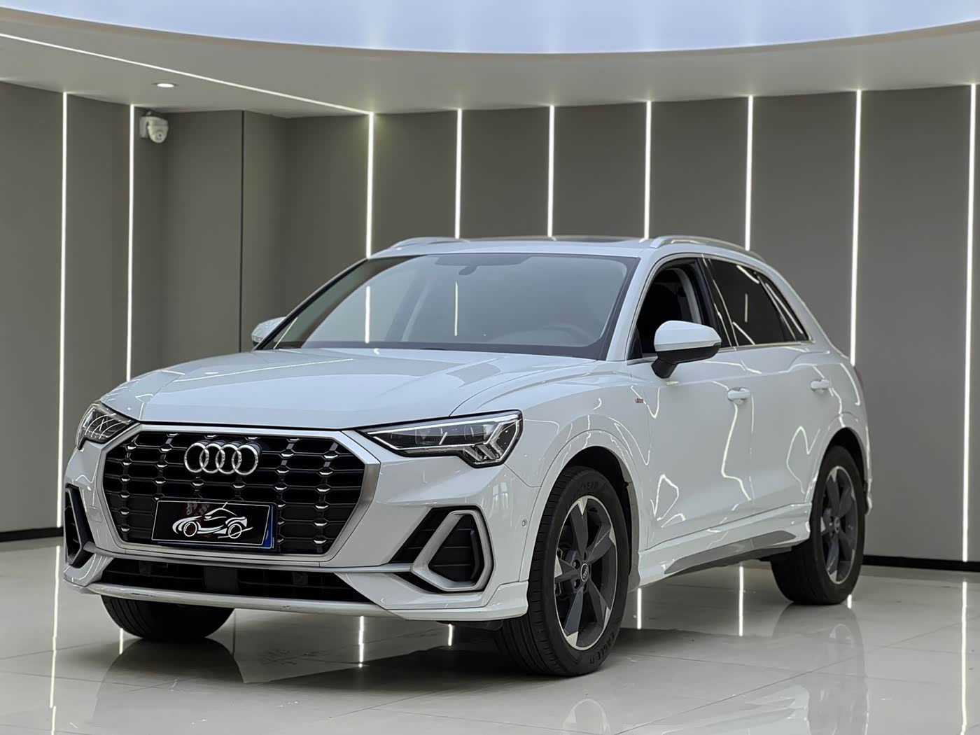 Audi Q3 1.4 л 2022 г. Белый, пробег 39000 км