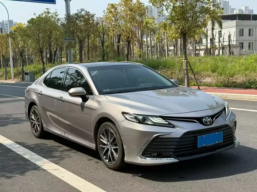 TOYOTA CAMRY