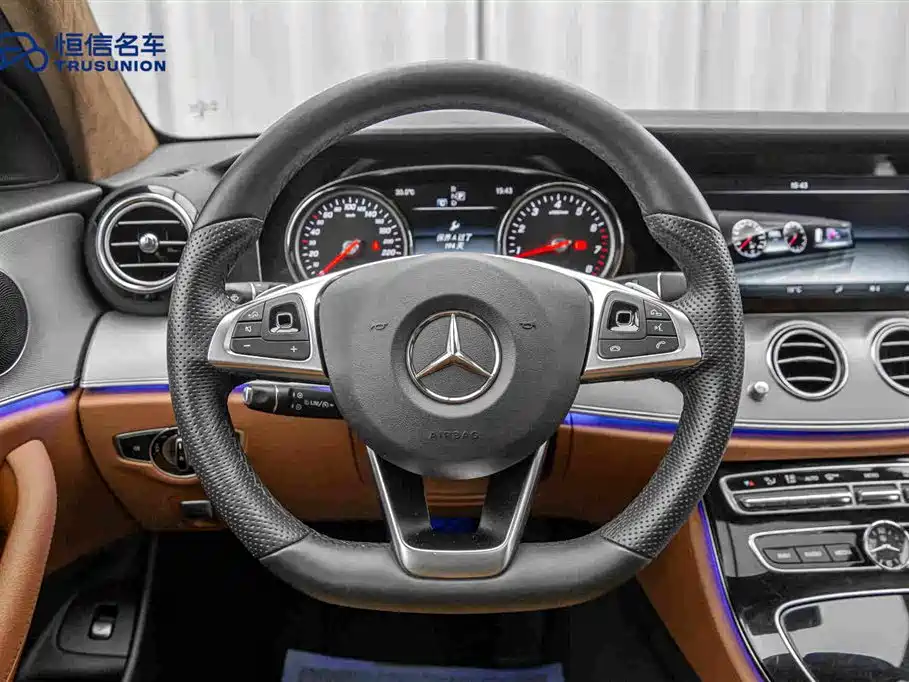 Mercedes-Benz E-Class — миниатюра 17