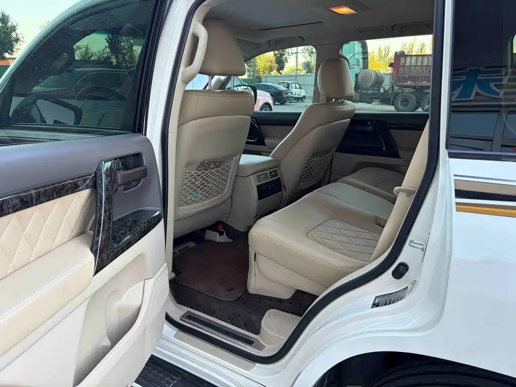 Toyota Land Cruiser — миниатюра 5