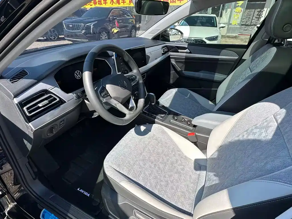 Volkswagen Lavida — миниатюра 5