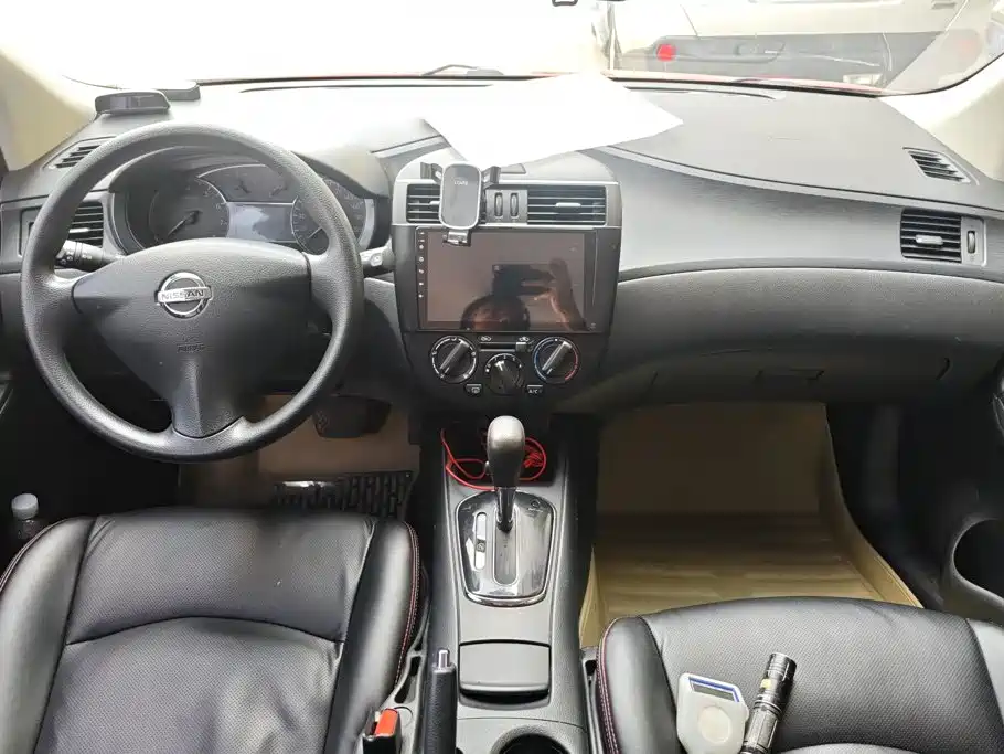 Nissan Tiida — миниатюра 9