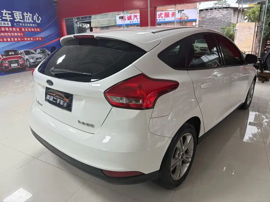 Ford Focus — миниатюра 8