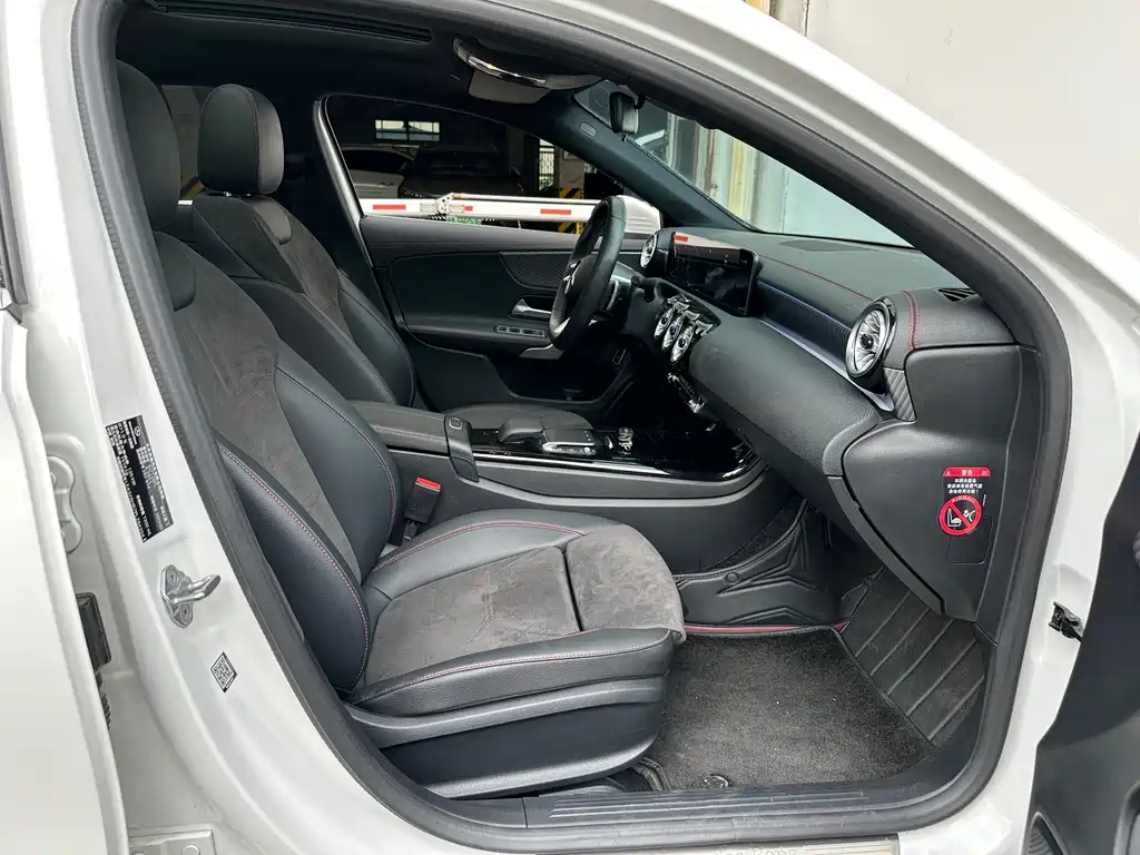 Mercedes-Benz A-Class — миниатюра 10