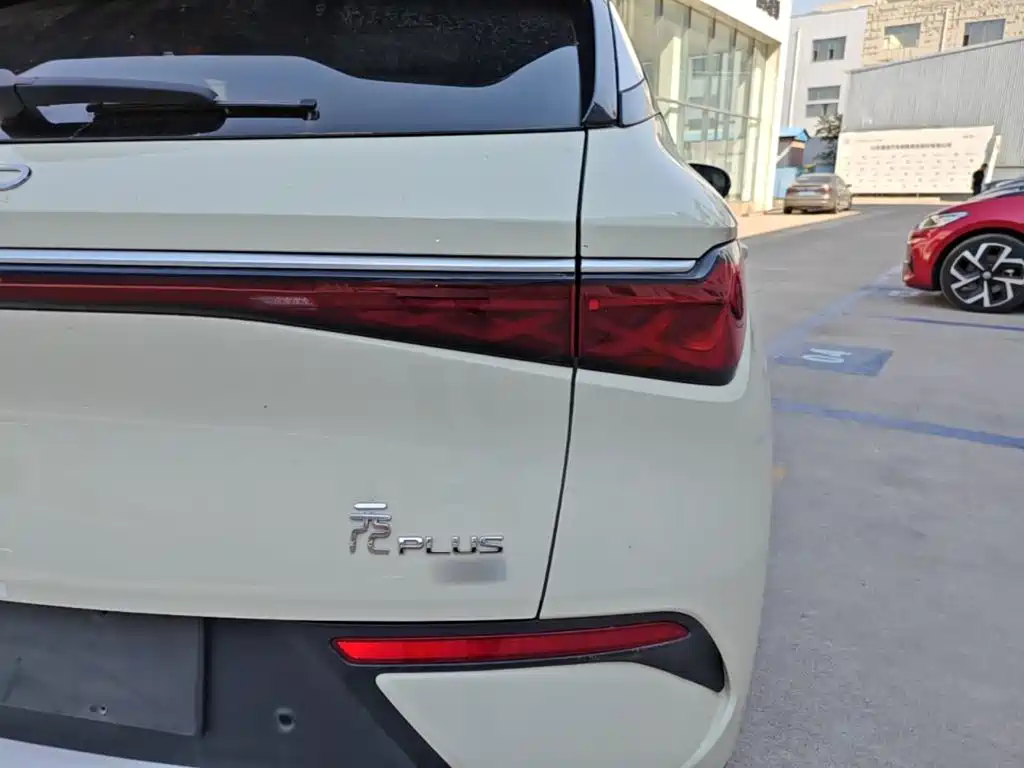 BYD Yuan Plus — миниатюра 8