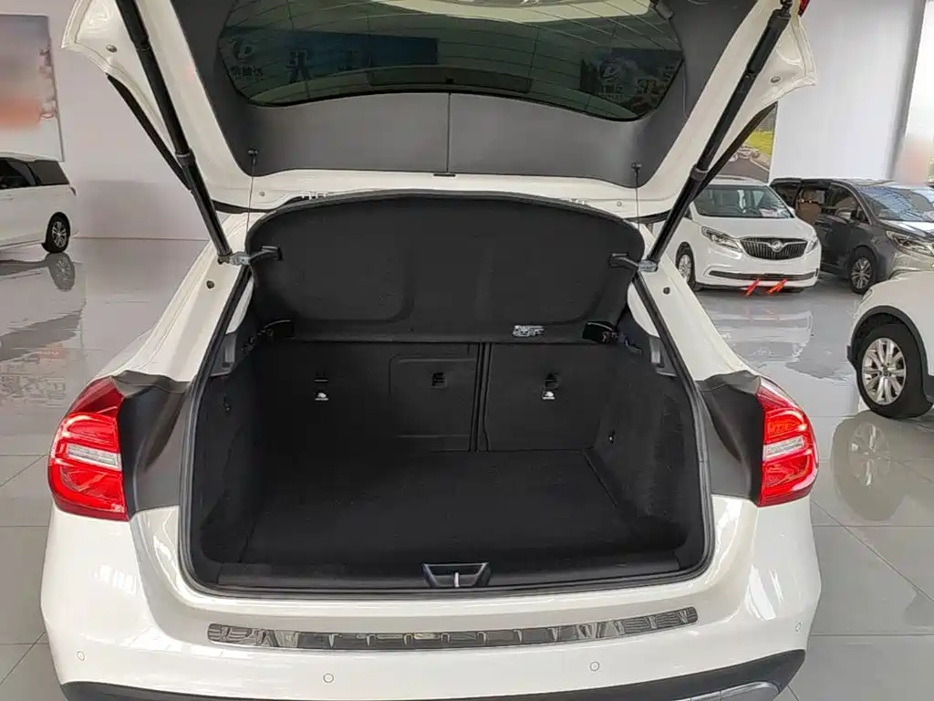 Mercedes-Benz GLA — миниатюра 19