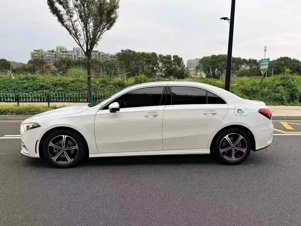 Mercedes-Benz A-Class — миниатюра 2