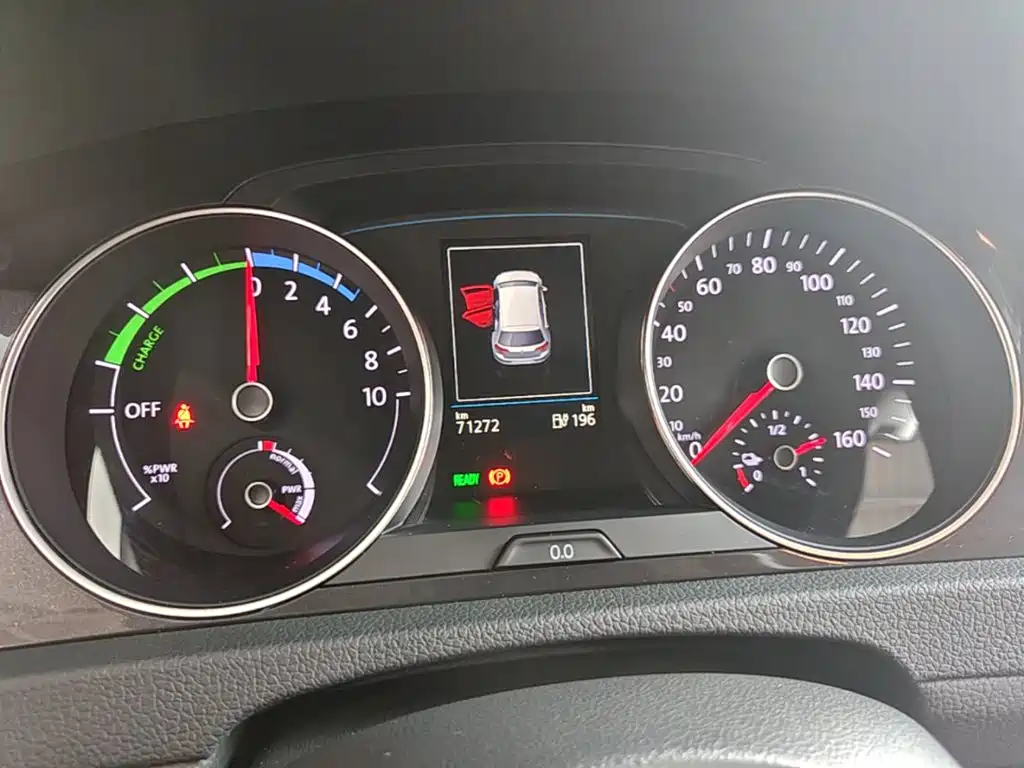 Volkswagen Golf EV — миниатюра 12