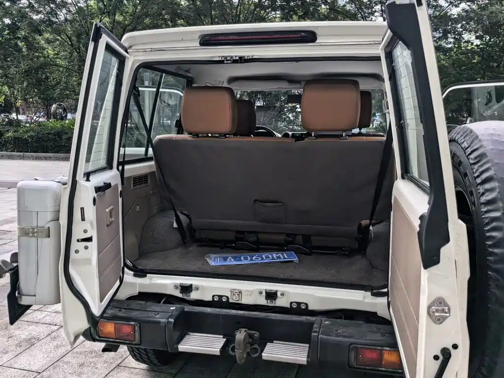 Toyota Land Cruiser LC71 2023 4.0L