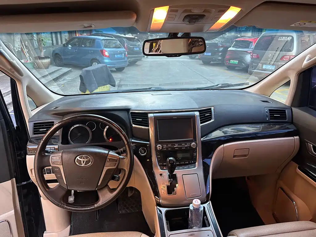 Toyota Alphard 2012 3.5L Luxury